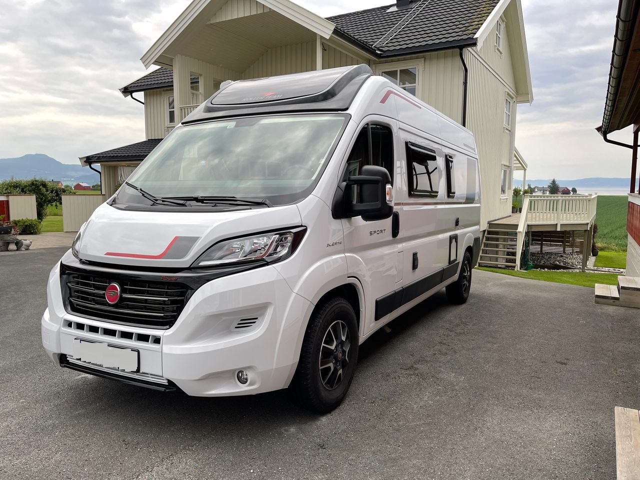 Camping-car Fourgon Fiat Ducato Roller Team Livingstone Sport