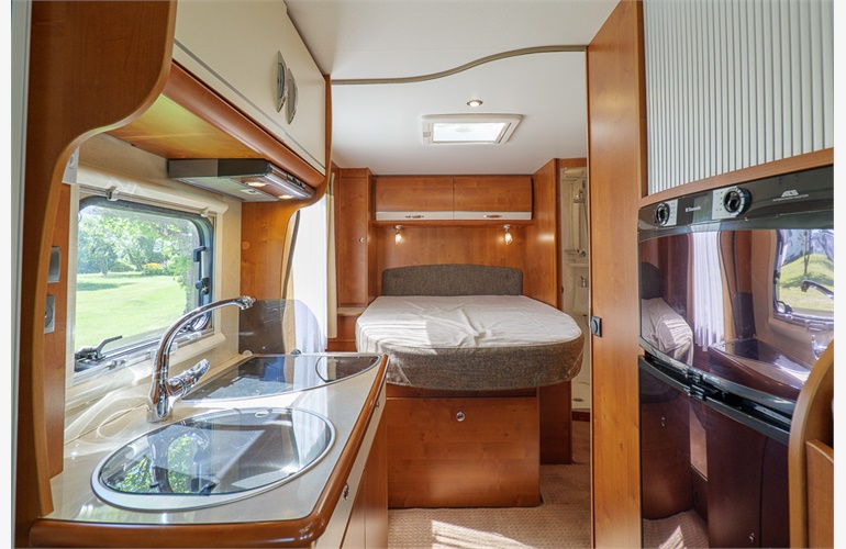 Camping car Rapido 690F Chambre fermée Année 2010 – Image 6
