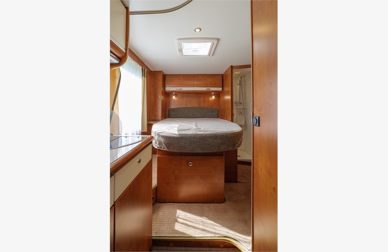 Camping car Rapido 690F Chambre fermée Année 2010 – Image 2