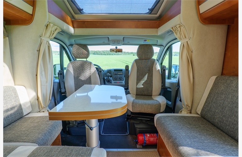 Camping car Rapido 690F Chambre fermée Année 2010 – Image 10