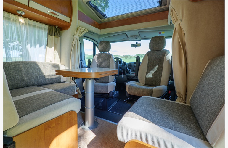 Camping car Rapido 690F Chambre fermée Année 2010 – Image 9