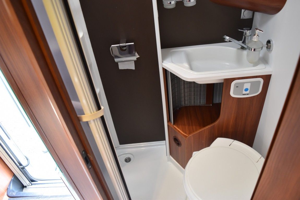 Camping-car Adria Sonic I 600 SL Année 2016 - Image 4