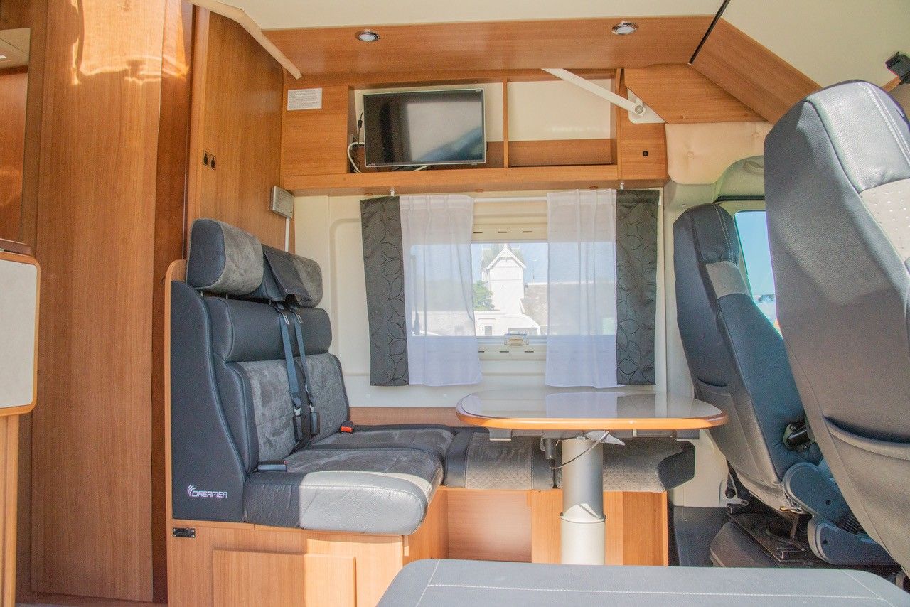 Camping-car Fourgon familial Dreamer 5 couchages – Image 6