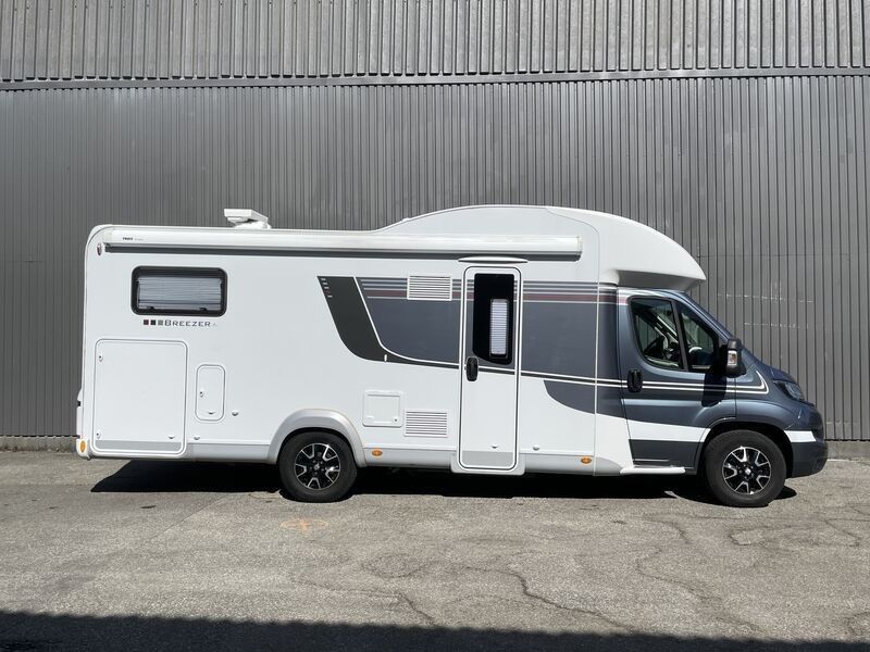 Camping-car LMC H 737 G Breezer 150 ch Lits simples Satellite Navi Caméra – Image 6