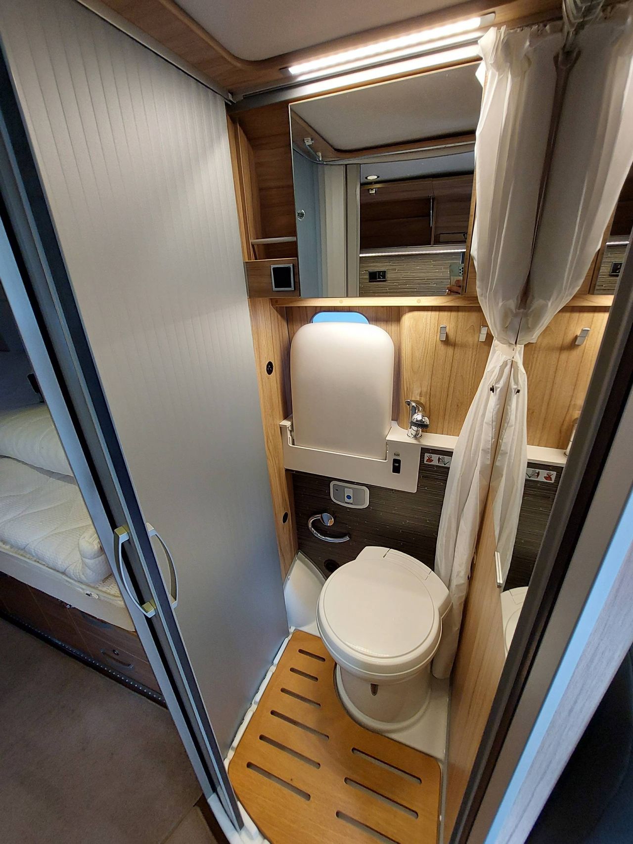 Camping-car Hymer Yellowstone Mobil-home Sprek city Année 2018 – Image 6
