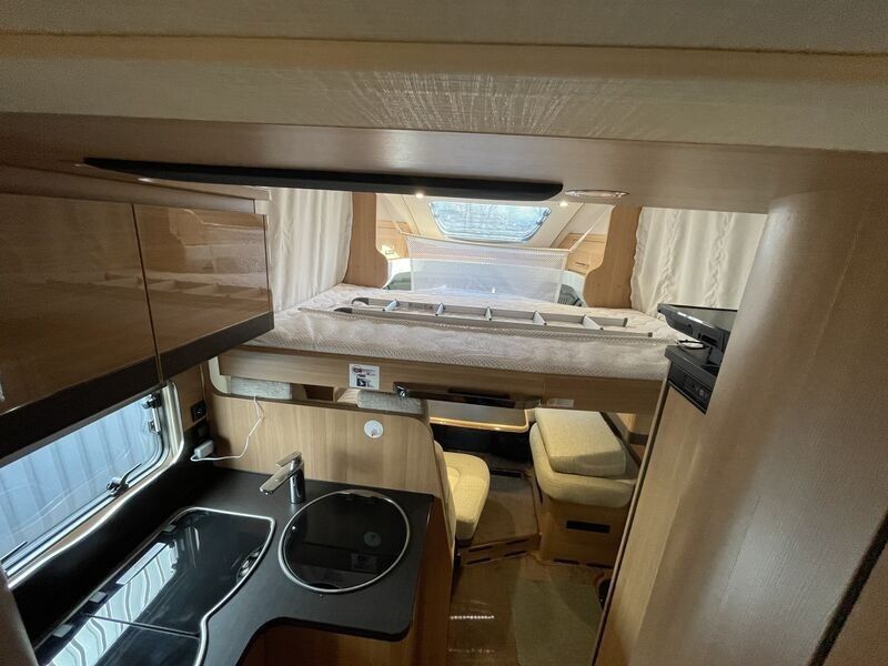 Camping-car LMC H 737 G Breezer 150 ch Lits simples Satellite Navi Caméra – Image 7