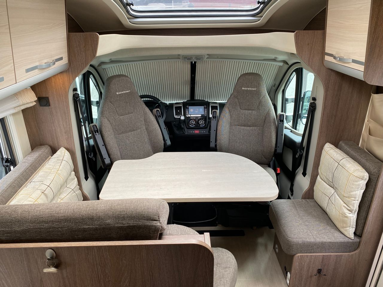Camping-car Bürstner Nordic Lit Queen Truma 6E Année 2016 – Image 3