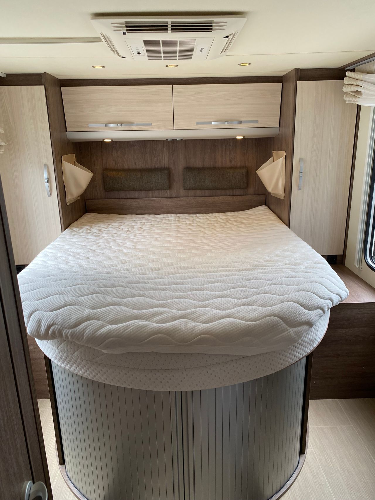 Camping-car Bürstner Nordic Lit Queen Truma 6E Année 2016 – Image 4