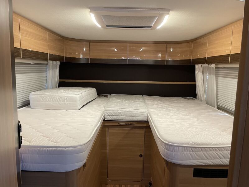 Camping-car LMC H 737 G Breezer 150 ch Lits simples Satellite Navi Caméra – Image 3
